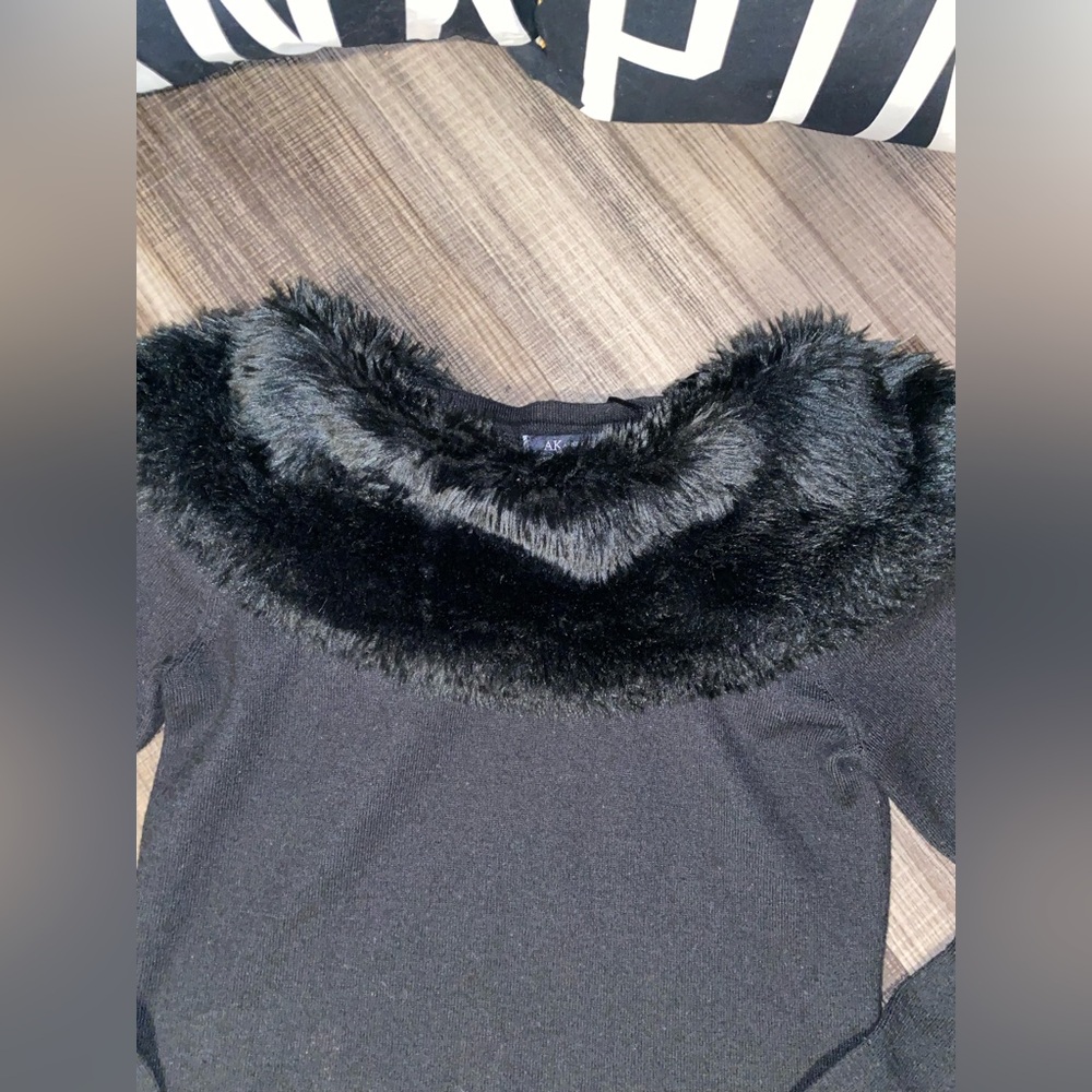 Anne Klein Black Sweater with Faux Fur Trim - Picture 5 of 9